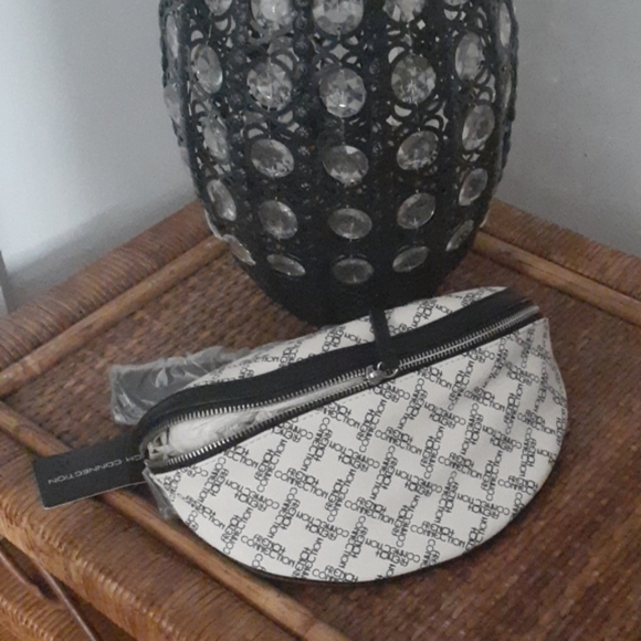 French Connection Accessories - Funny pack